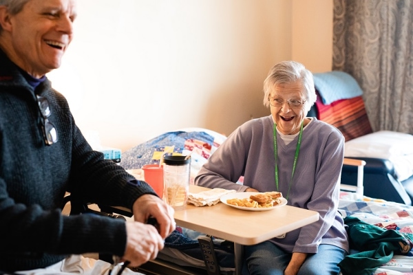 patients talking in hospice room